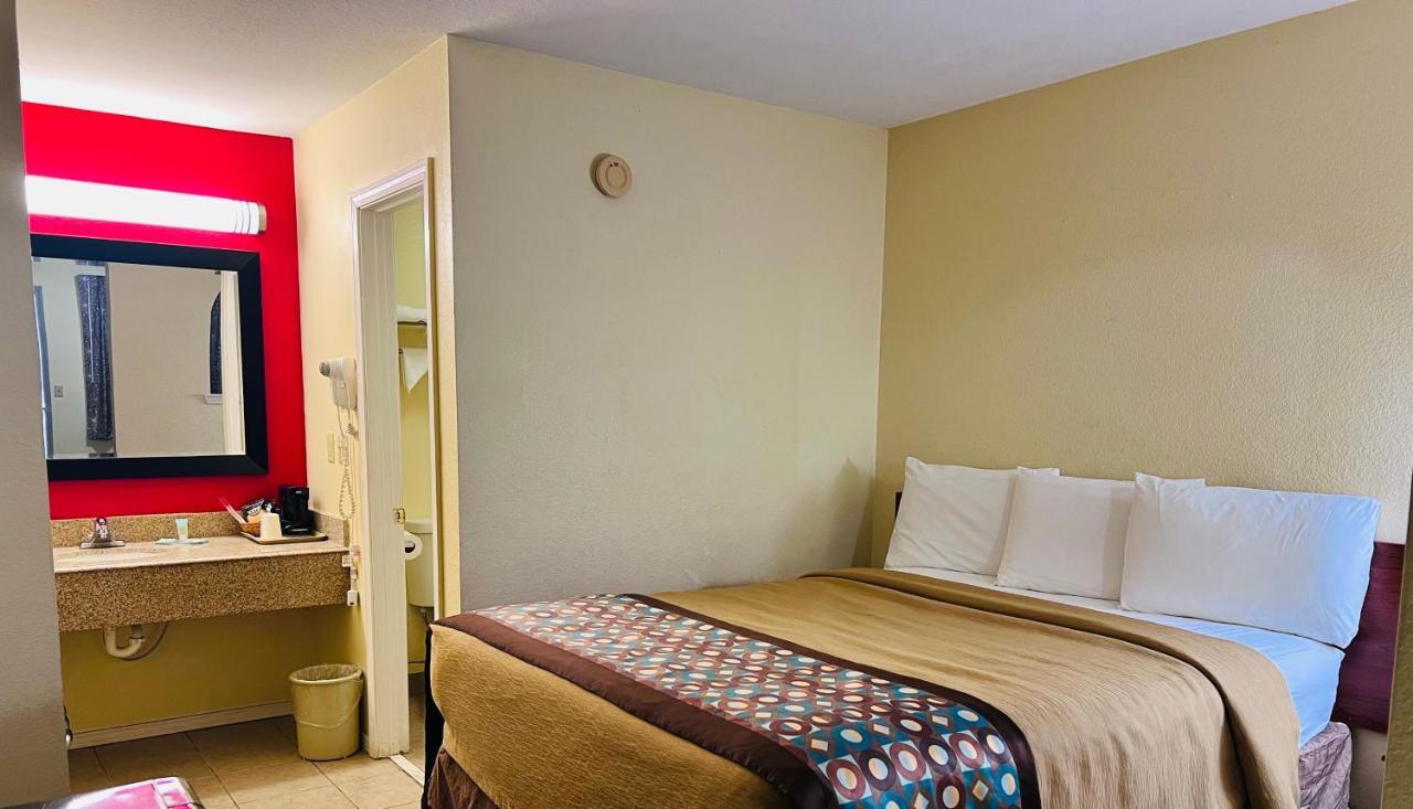 Suite 16 Motel Gore ภายนอก รูปภาพ